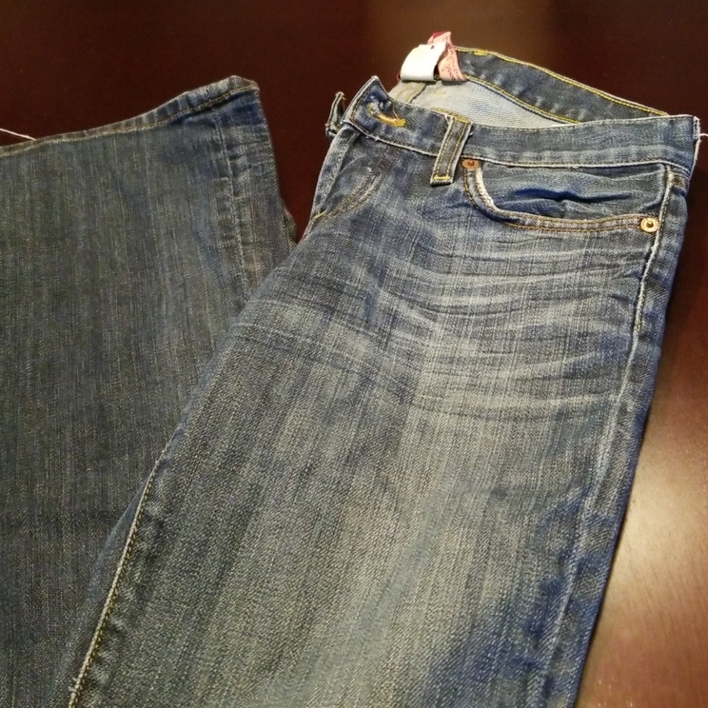 Lucky Jean's